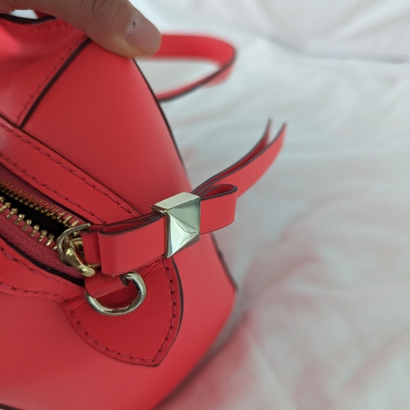 Kate Spade bow tote 🩷🖤 Limited time 60$ 🖤🩷 - Picture 8 of 12